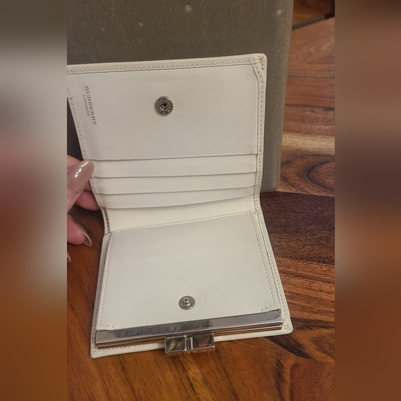 RARE Burberry Kiss Lock Bifold Wallet White Pink Plaid Vintage Authentic - Picture 5 of 8